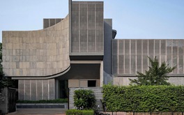 Ngôi nhà cong độc đáo giữa sa mạc Jaipur