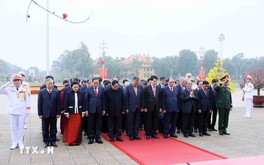Lãnh đạo Đảng, Nhà nước vào Lăng viếng Bác nhân dịp Tết Nguyên đán Bính Ngọ