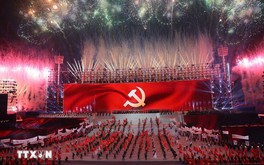 Vững bước dưới cờ Đảng