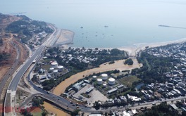 Chỉ vài ngày nữa, Việt Nam sẽ có thêm siêu cảng biển mới: Vốn 1,8 tỷ USD, nằm ngay chân đèo đẹp nhất cả nước