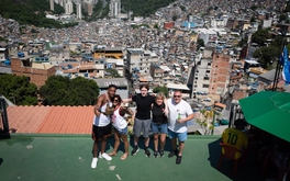Những thước phim “triệu view” đã biến sân thượng khu nhà ổ chuột ở Rio thành điểm nóng du lịch: “Đó là một trong những trải nghiệm để đời”