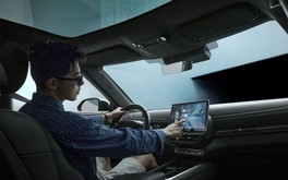 "Hô biến" khoang xe thành trung tâm giải trí, VF Connect được lòng chủ xe VinFast