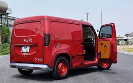 Mua VinFast EC Van dù đã có cả dàn xe chở hàng, chủ xưởng tại TP.HCM giải thích bài toán chi phí