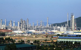 Nhà máy lọc dầu lớn nhất Việt Nam: 'Trái tim năng lượng', gánh gần 40% nguồn cung xăng dầu quốc gia