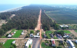 Tỉnh hẹp nhất Việt Nam tăng tốc làm tuyến đường ven biển 5.600 tỷ chạy xuyên rừng