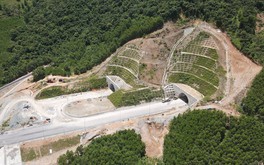 Sắp hoàn thiện hầm xuyên núi thuộc cao tốc 12.500 tỷ kết nối 2 tỉnh hẹp nhất Việt Nam