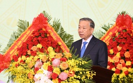 Quân khu 5 đón nhận danh hiệu Anh hùng lực lượng vũ trang nhân dân trong niềm tự hào của miền Trung và Tây Nguyên