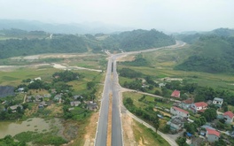 Sắp thông xe tuyến đường 1.500 tỷ chạy dọc sông Hồng, kết nối đến vùng biên giới