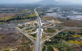 Sắp đưa vào vận hành 22km đầu của tuyến cao tốc ‘rừng - biển’ đầu tiên Việt Nam