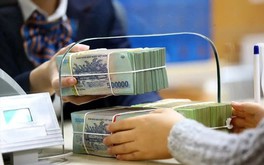 Cuộc đua hút khách vay trả nợ cũ và nguy cơ biến tướng thành vòng xoáy luân chuyển nợ xấu hệ thống