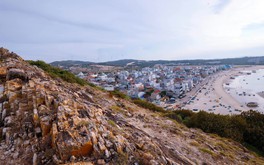 Photo Travel: Nét kiến trúc "hư hao" giữa biển trời Quy Nhơn