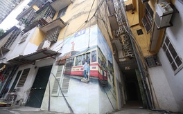 Old collective zone in Hanoi turns into 3D painting canvas