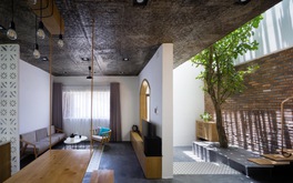 Thiết kế "sân trong nhà" ấn tượng với phong cách miền nhiệt đới