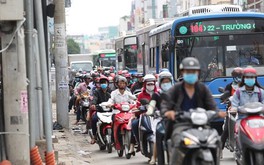 TP.HCM: Kiểm soát khí thải xe máy, liệu có khả quan?