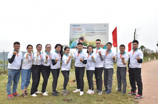 ABBANK thành công gây quỹ 50.000 cây gỗ lớn cho các gia đình khó khăn tỉnh Quảng Bình