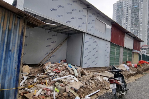 Hà Nội: Nhà "siêu mỏng" lại xuất hiện trên tuyến đường Nguyễn Tuân vừa mở rộng