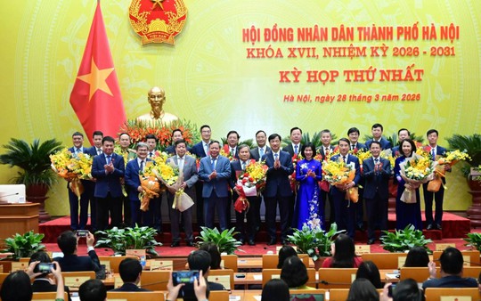 Bà Phùng Thị Hồng Hà, ông Vũ Đại Thắng tái đắc cử Chủ tịch HĐND và UBND TP Hà Nội