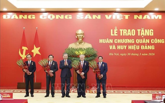 Tổng Bí thư Tô Lâm chủ trì Lễ trao tặng Huân chương Quân công và Huy hiệu Đảng