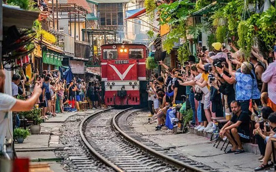 Hanoi Train Street off track as a global destination