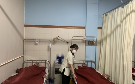 Bệnh viện Trung ương Huế: Tăng cường chống rét cho bệnh nhân và người nhà