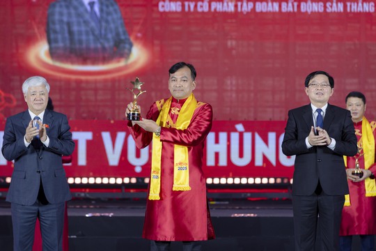 Nhà sáng lập, Chủ tịch HĐQT Thắng Lợi Group - Dương Long Thành được vinh danh Top 10 Doanh nhân trẻ Sao Đỏ 2025