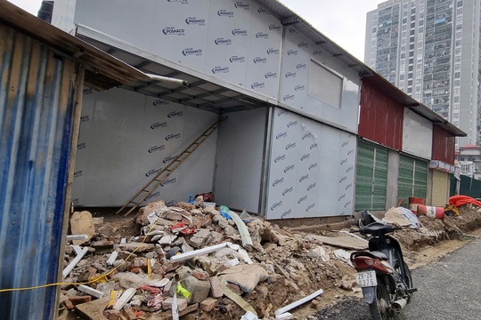 Hà Nội: Nhà "siêu mỏng" lại xuất hiện trên tuyến đường Nguyễn Tuân vừa mở rộng