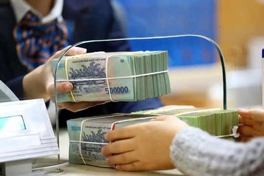 Cuộc đua hút khách vay trả nợ cũ và nguy cơ biến tướng thành vòng xoáy luân chuyển nợ xấu hệ thống