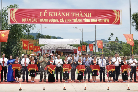 Đại gia Đường "Bia" trao tặng cầu công nghệ mới cho xã Bình Thành - Thái Nguyên