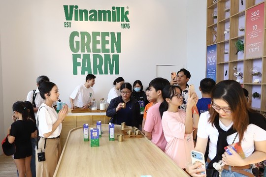 Vinamilk gây ấn tượng với màn ra mắt sữa tươi Green Farm hội tụ công nghệ đột phá