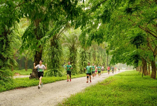 Dàn elite và gần 4000 vận động viên đổ bộ Ecopark Marathon 2024