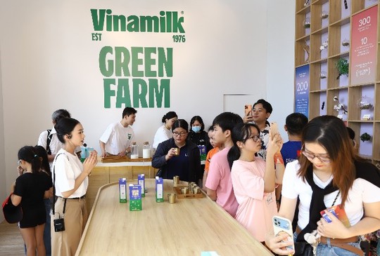 Vinamilk gây ấn tượng với màn ra mắt sữa tươi Green Farm hội tụ công nghệ đột phá