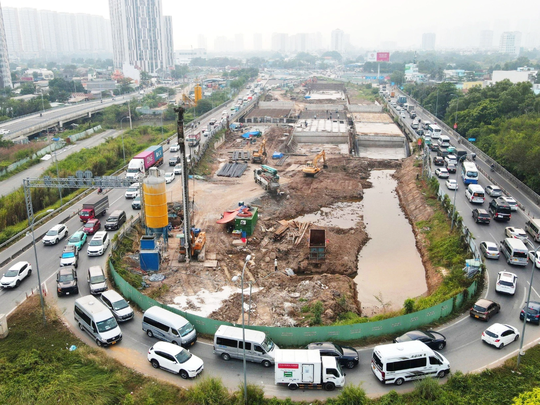 TP. Hồ Chí Minh: Phát hiện đường dây đổ chất thải xây dựng lấp biển Vũng Tàu