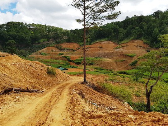 Lâm Đồng: Báo động tình trạng khai thác đất trái phép