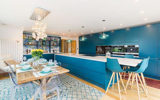 Những mẫu phòng bếp màu xanh dương ấn tượng 