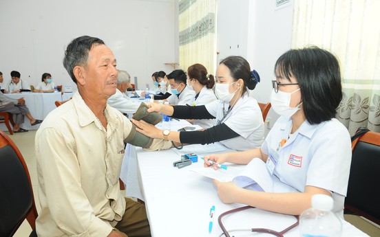 Thừa Thiên Huế: Khám, tầm soát phổi miễn phí cho người dân