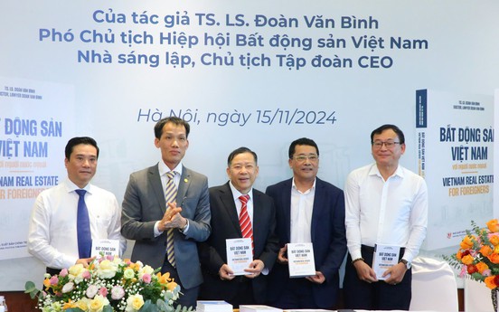 Dr. Lawyer Doan Van Binh introduces the book "Vietnam Real Estate For Foreigners"