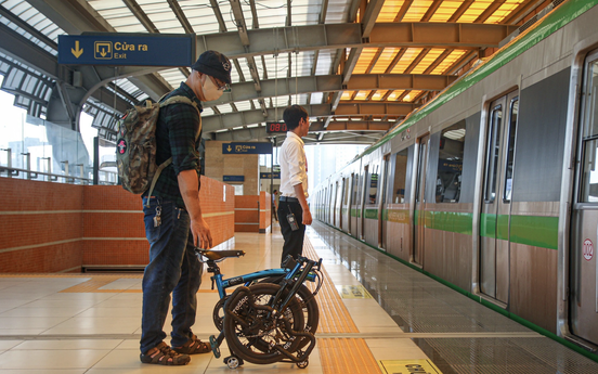 Metro số 1 TP. HCM cấm mang xe đạp gấp lên tàu, khác biệt với quy định tại Hà Nội