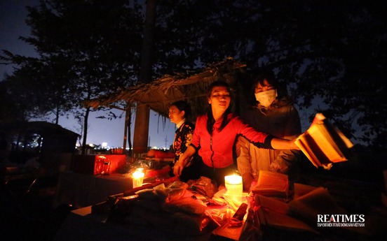 Độc đáo phiên chợ âm dương mua bán trong bóng tối ở Bắc Ninh