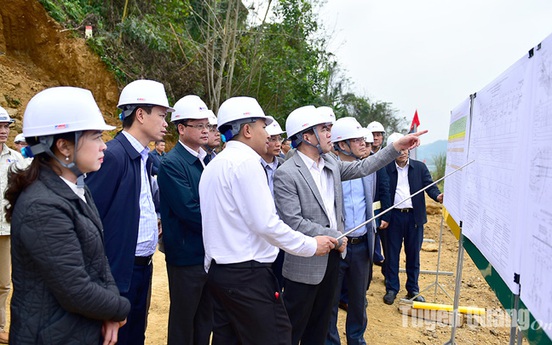 Tuyên Quang: Các đồng chí lãnh đạo tỉnh kiểm tra tiến độ thi công đường cao tốc Tuyên Quang - Hà Giang
