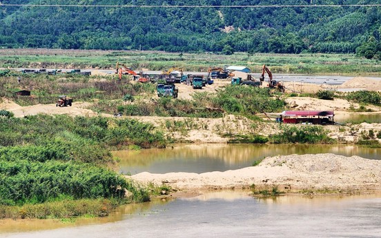 Quảng Nam: Yêu cầu doanh nghiệp chấn chỉnh, khắc phục sai phạm trong khai thác, mua bán khoáng sản cát