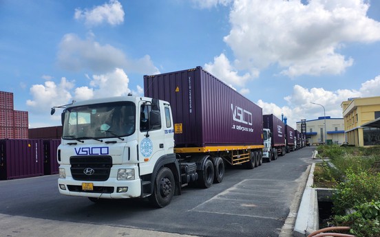 Hòa Phát bàn giao lô vỏ Container cho VSICO