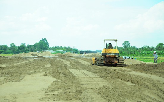Phó Thủ tướng Trần Hồng Hà yêu cầu Ban quản lý dự án Mỹ Thuận rút kinh nghiệm liên quan đến cát
