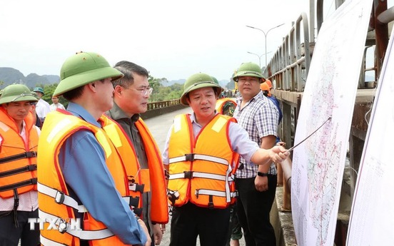 Lãnh đạo Đảng, Nhà nước kiểm tra công trình trọng điểm, vùng bị thiệt hại do bão