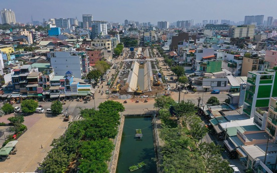 Dòng kênh 'chuột đua nhau chạy' ở TP. HCM sắp được trả lại cảnh 'trên bến dưới thuyền' cho 2 quận lớn