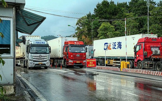 Đường vào cửa khẩu hiện đại nhất ASEAN được mở rộng lên 8 làn xe