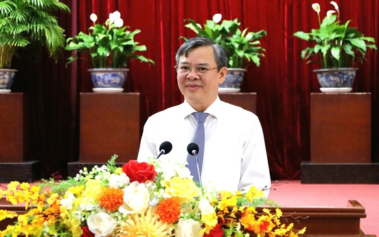 Ông Trương Cảnh Tuyên được giới thiệu để bầu giữ chức Chủ tịch UBND TP. Cần Thơ