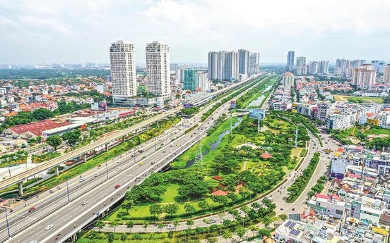 Giá nhà leo thang, tỷ suất sinh giảm mạnh: Áp lực kép của thế hệ trẻ