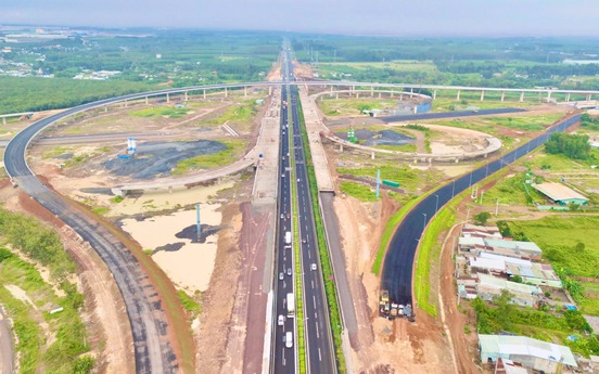 Sắp hoàn thành cao tốc 18.000 tỷ kết nối 2 tỉnh thành giàu có nhất cả nước
