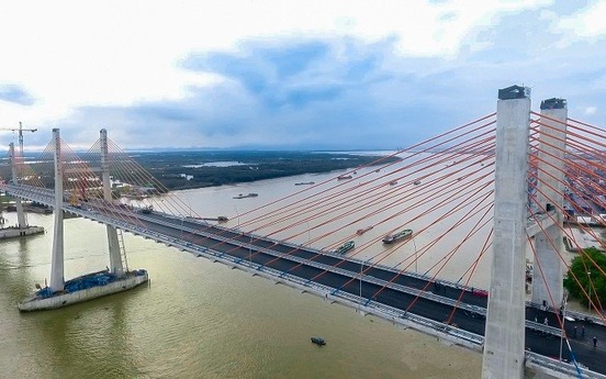Cầu gần 7.300 tỷ trên tuyến cao tốc đắt đỏ bậc nhất Việt Nam: Lọt top thế giới, do doanh nghiệp Việt tên tuổi xây dựng
