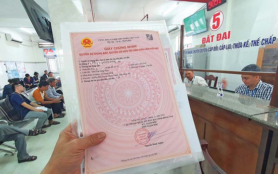 Luật thừa kế đất đai cho con 2025: Cách chia, điều kiện và thủ tục theo quy định mới nhất